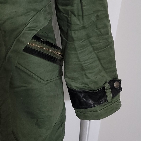 Winter Jacket - Picture 4 of 9